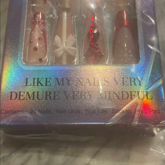 XMAS πβοΈNAILS LIKE MY NAILS VERY DEMURE VERY MINDFUL NIB π
πΌππ - Picture 5 of 7